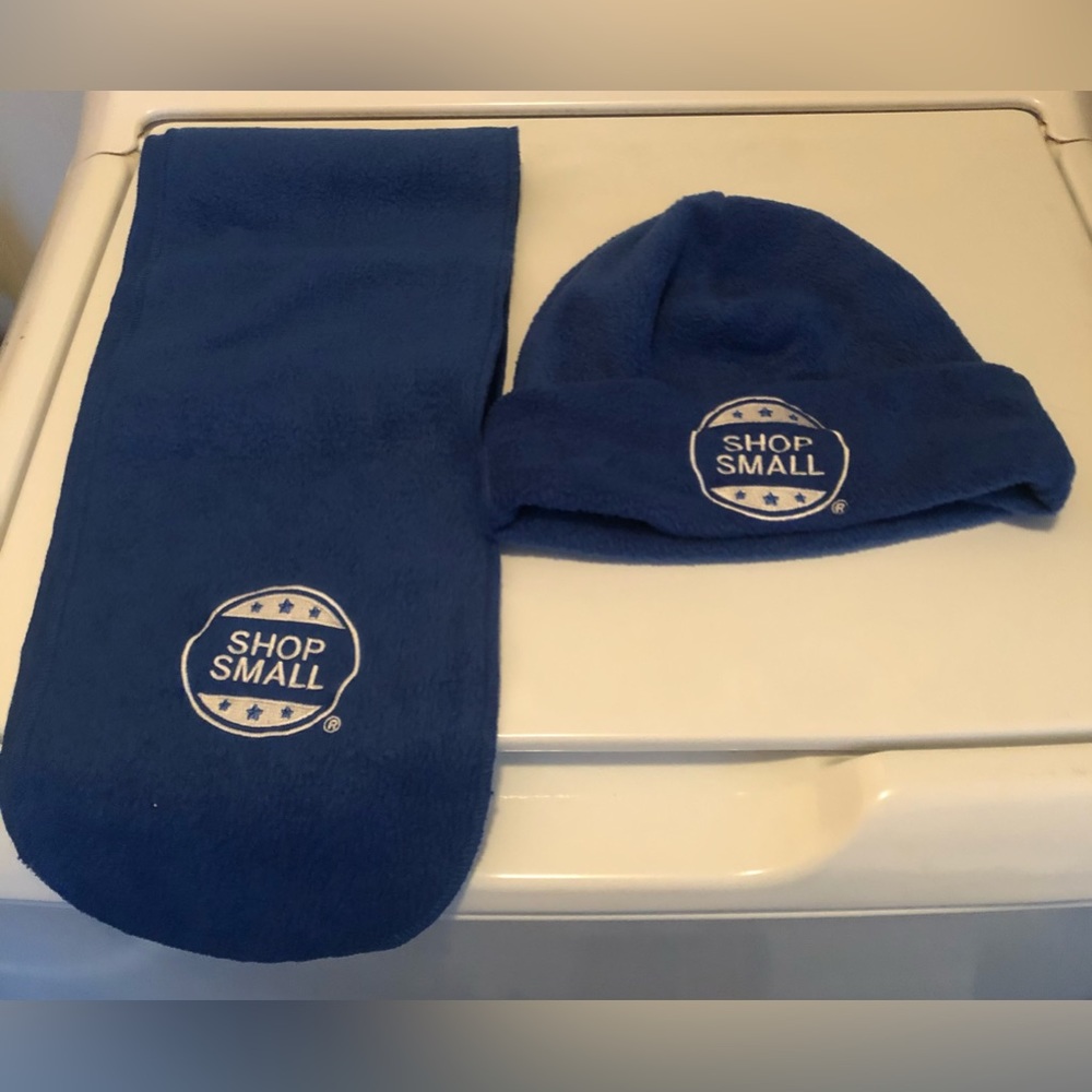 Fleece hat, scarf and mittens set
